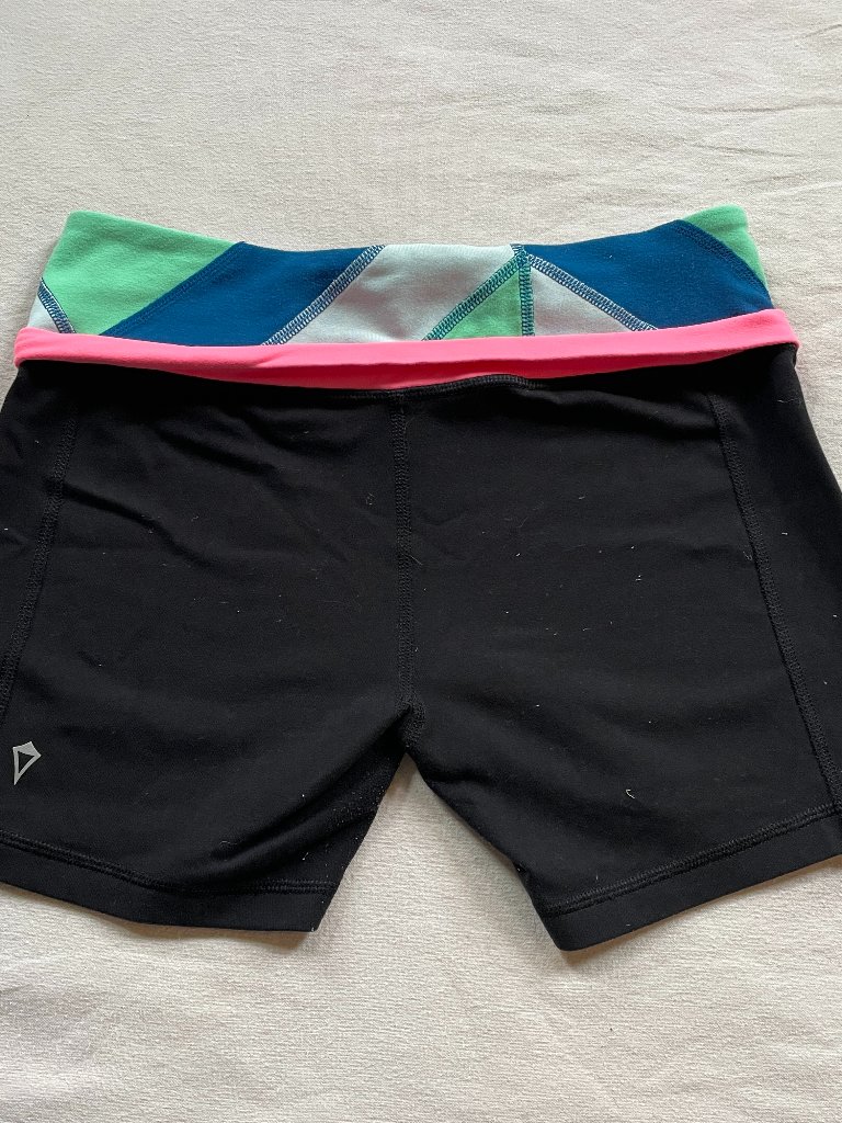 Ivivva Black Athletic Fold-Over Waist Shorts With Colorblock Waistband Girls 14